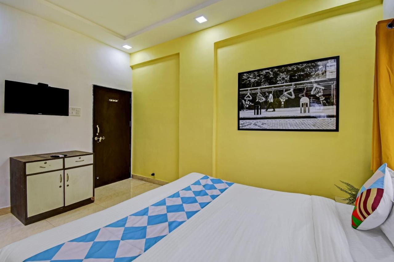 Oyo Home 78047 Alluring Stay Pimpri Pimpri-Chinchwad Exteriör bild